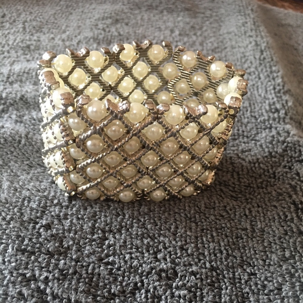 Pearl cuff bracelet